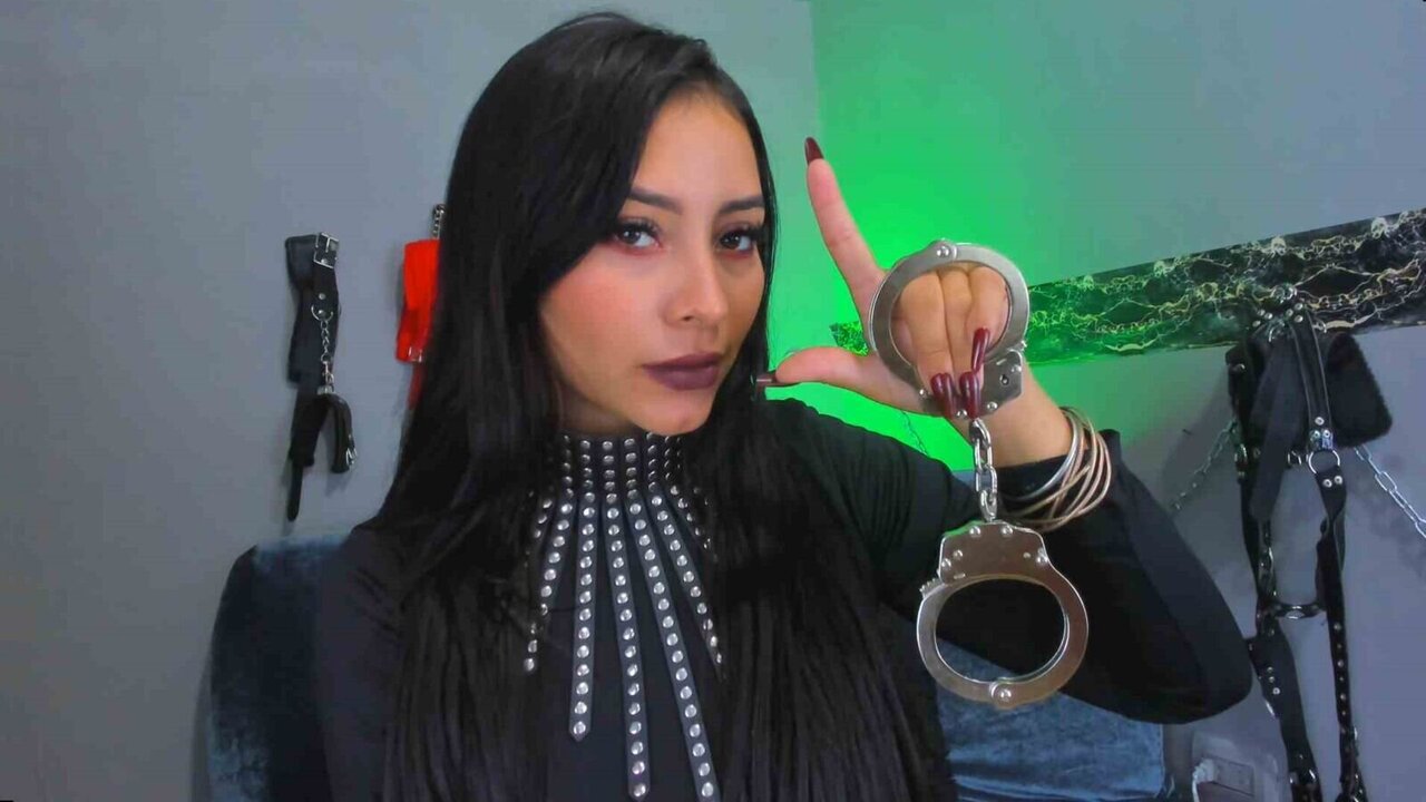 Record Nude KaramStone