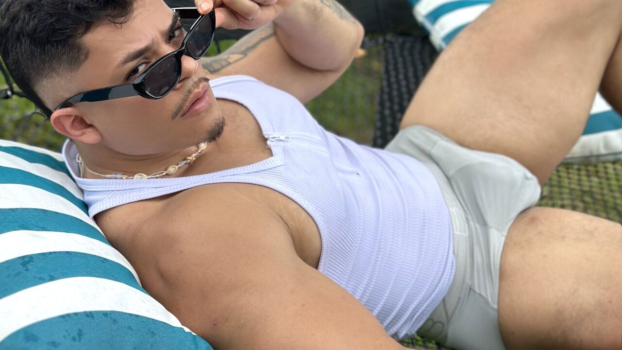 Record Nude CamiloBlack