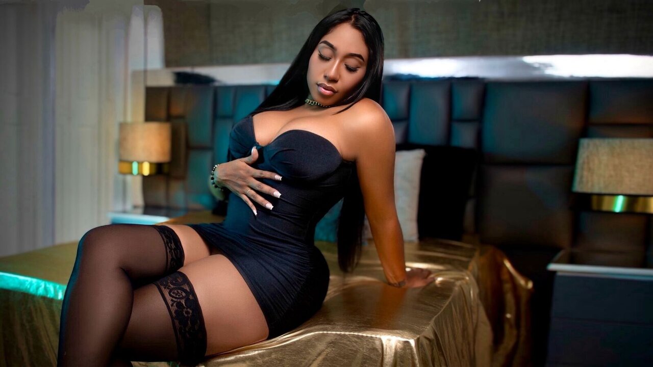 Record Nude NaiomiLane