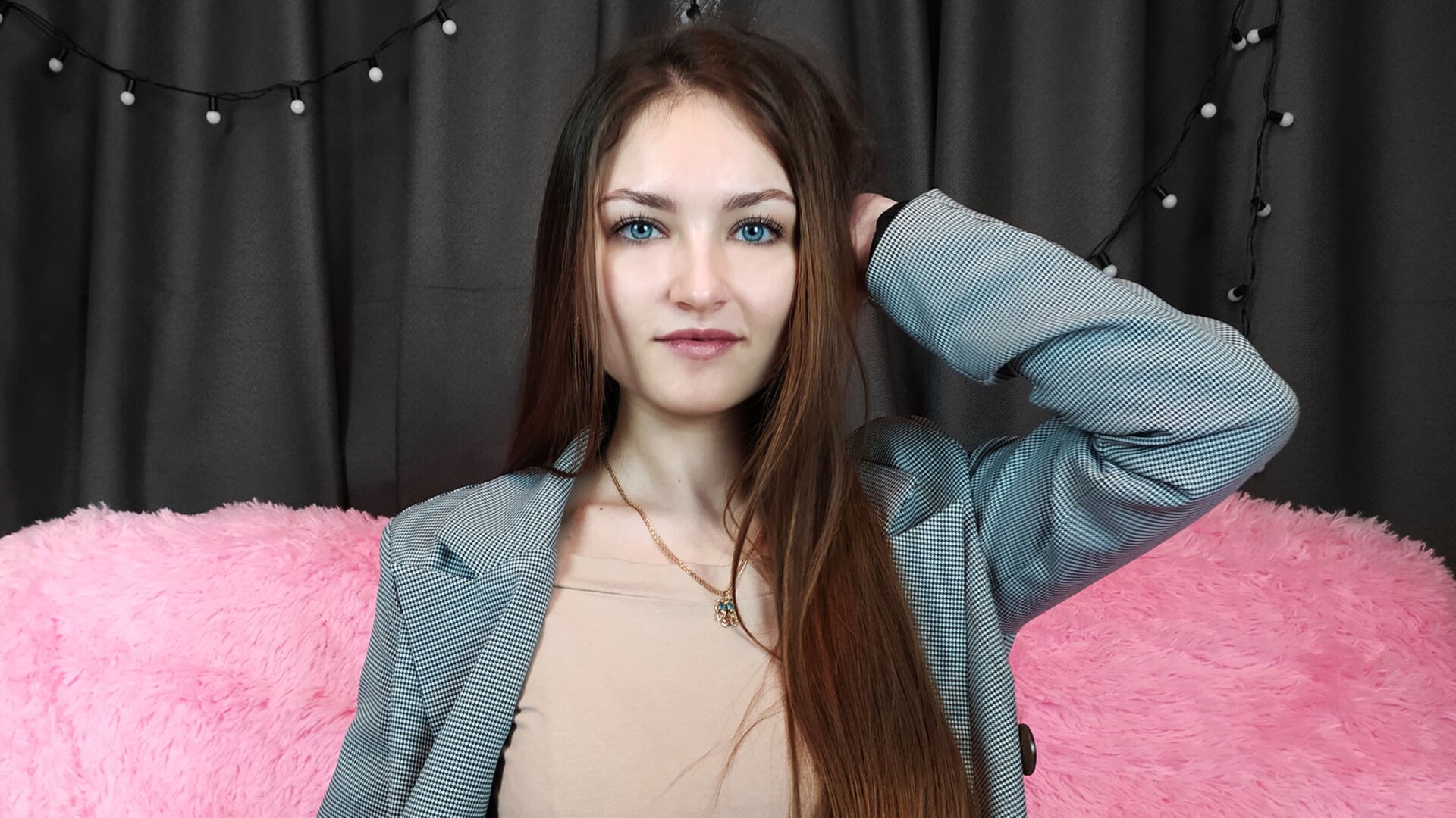 Record Nude SophiaWeinberg